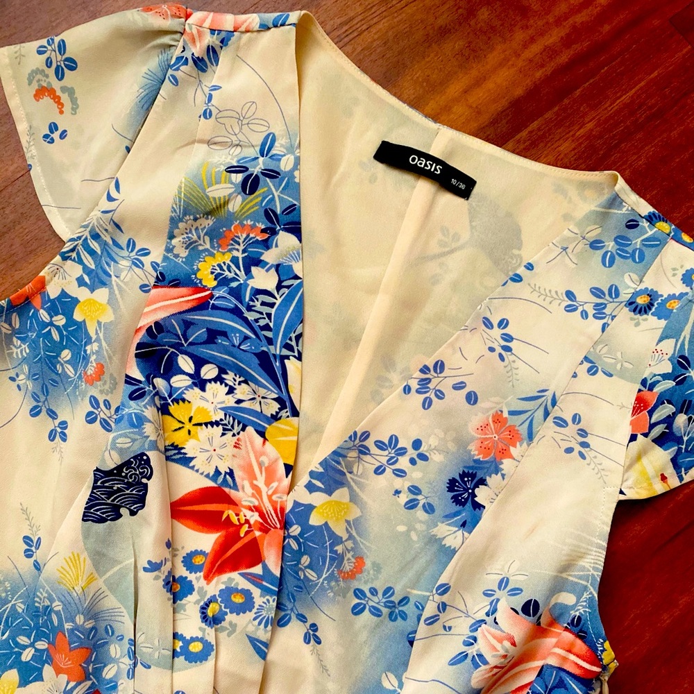 Cream and Floral Scallop Sleeve Romper